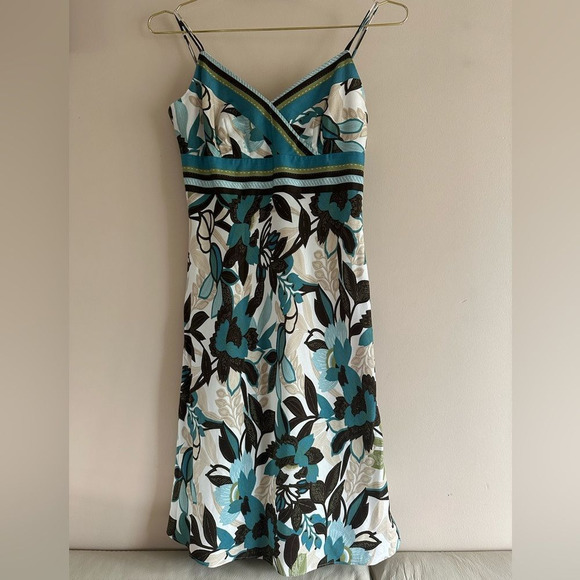 Ann Taylor Dresses & Skirts - Ann Taylor Floral Dress || size 4 Petite